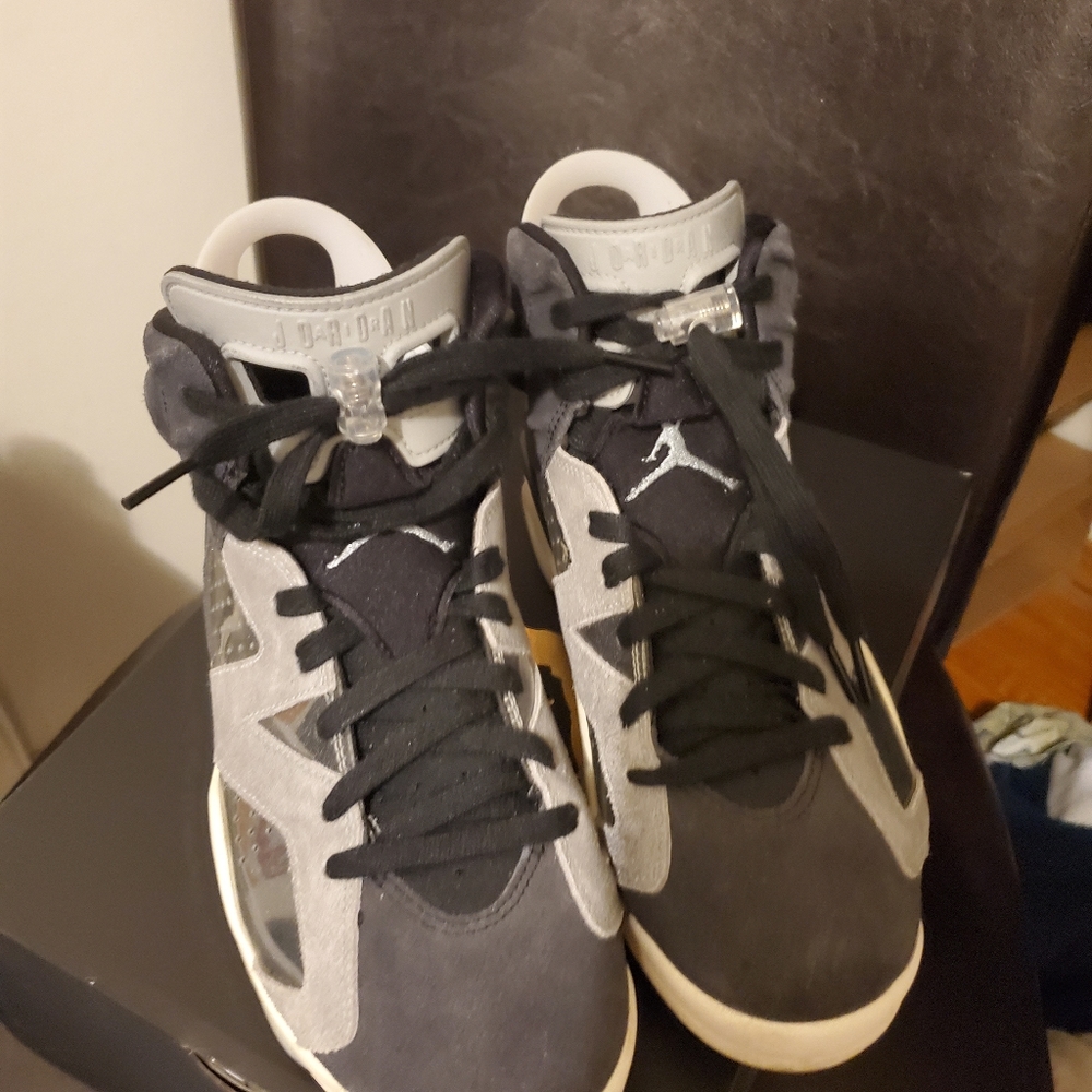 VVMNS AIR JORDAN 6 RETRO BLACKCHROME SMOKE GREY